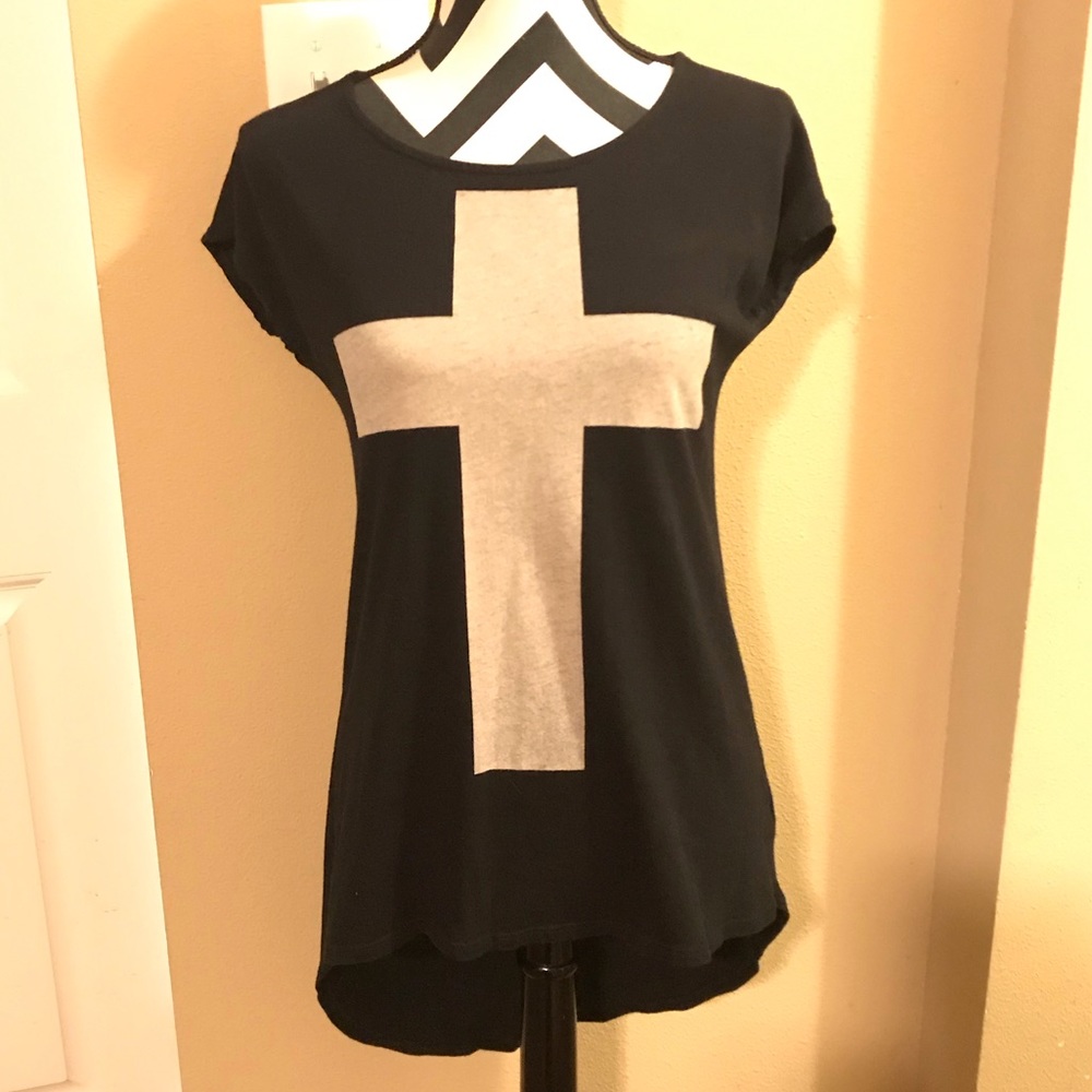 Forever 21 cross tunic. $8 🌟🌟🌟4 for $20🌟🌟🌟